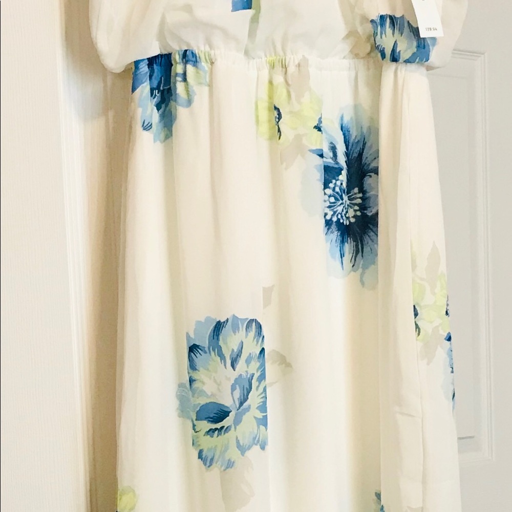 Medium long flowy summer dress. NBW and NWT